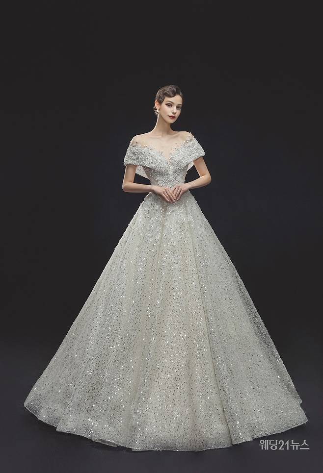 사진 : 웨딩드레스 김미숙웨딩,&nbsp;광주 시크릿웨딩,&nbsp;대구 더럭스에디션,&nbsp;포토그래퍼 권기봉(봉스튜디오),&nbsp;모델 야나,&nbsp;디렉터 문정선,&nbsp;헤어 우미 메이크업 우리(엘페라),&nbsp;제품협찬 로제블랑