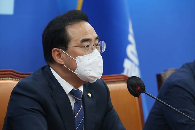 박홍근 더불어민주당 원내대표가 27일 오전 서울 여의도 국회에서 열린 주요현안 기자간담회에서 발언하고 있다. /연합뉴스