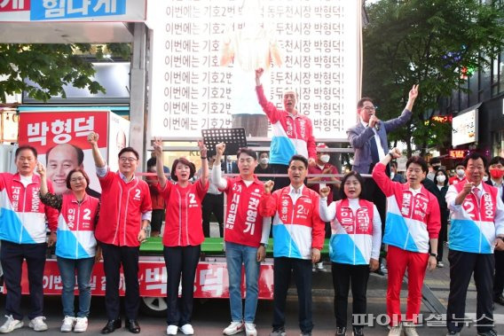 배현진 국민의힘 최고위원-박형덕 동두천시장 후보-김성원 국회의원 27일 합동유세. 사진제공=박형덕 후보 캠프