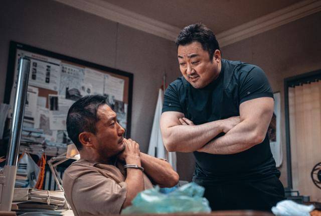 배우 마동석이 주연을 맡은 영화 '범죄도시2'가 500만 관객을 돌파했다. '범죄도시2' 스틸컷