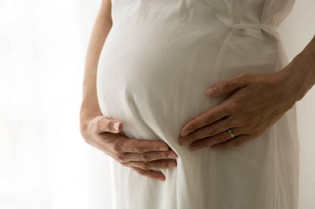 조기진통은 조산으로 이어질 수 있어 치료가 필요하다.  /게티이미지뱅크