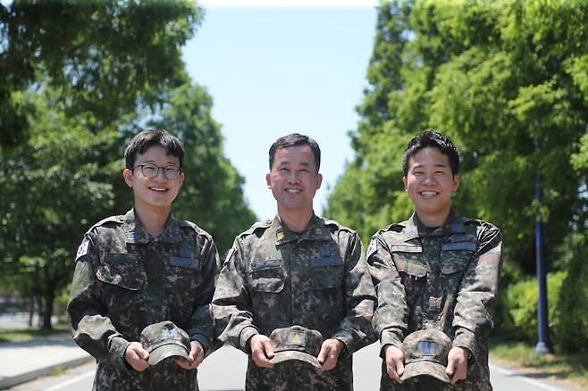 공군5비에서 근무하는 삼부자 공군인 [촬영 박성제]