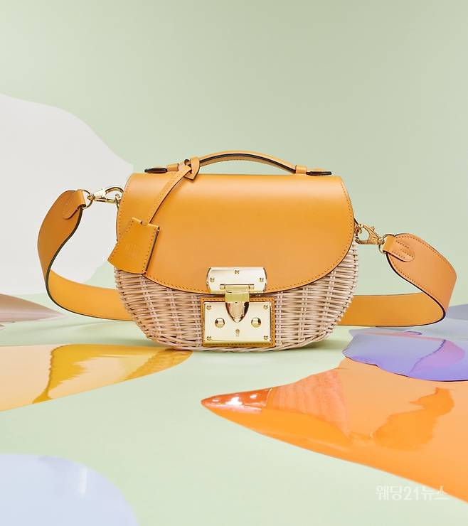 4x5_Moynat_Flori_Escapade-SaffronYellow (사진제공 : 모이나)