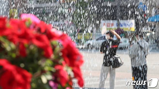대전지역 최고기온이 31도까지 오르며 초여름 날씨를 나타낸다. © News1 김기태 기자