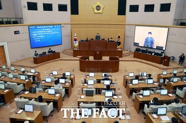 더불어민주당 일색이던 대전시의회가 제8회 전국동시지방선거 이후 국민의힘 다수당으로 재편됐다. 대전시의회 본회의의 모습. / 대전시의회 제공