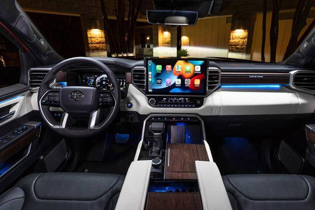 토요타 세콰이어 리뷰