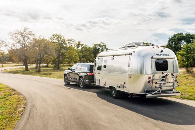 토요타 세콰이어 리뷰