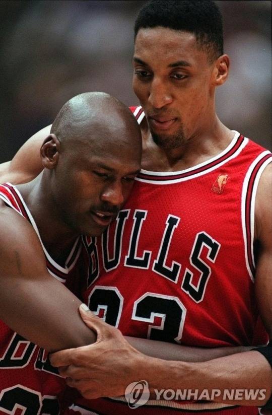스코티 피펜(오른쪽)과 마이클 조던