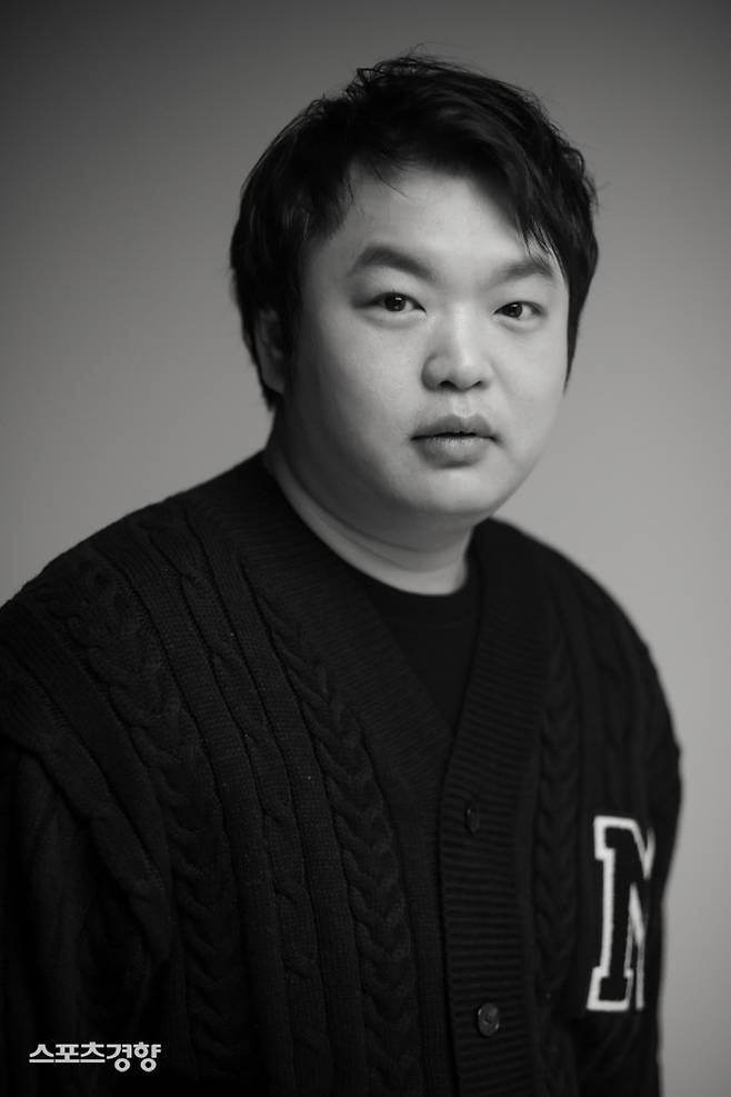 That day, too, was the same day when the name for Actor Ko Kyu-Phill popped up in an interview with Chang, who directed the original Teabing drama Rose Mansion.He talked about actor Lim Ji-yeon and Yoon Kyun-sang, and said, I have tongues about Ko Kyu-Phill, who appears as a hacker of five former and five former actors in the play.I thought this guy was a genius, and Ive got a memory that almost all the shots ended in one take.The story of Ko Kyu-Phill was heard again shortly after in the mouth of Actor Park Hae-jin.At the end of the day, Ko Kyu-Phill was an organization gangster ghost in MBCs weekend drama Showtime!, and he played Ma Dong-cheol, who became an assistant to Park Hae-jin in the drama.When Ko Kyu-Phills story came out, Park Hae-jin revealed jealousy (?) without filtration.Park Hae-jins account is a little more specific.Park Hae-jin said, I do not get a spring while shooting, but I am jealous when I see my brother (Park Hae-jin is one year old). I am very good at Acting, but I do not really work hard.I dont get ready and read the script, and even if I say, Im just going to see the lines before you, I say, No, no, no, no, no, no, no, no, no, no, no, no, no, no, no, no, no, no, no, no, no, no, no, no, no, no.But when I look at Acting, it is genius. The roles that Ko Kyu-Phill is Memory to the public include Jang Sung-joos role in the Golden Man and Woman series, Other Blood Priest Oyohan, and Hong Chang-siks role in Loves Unstoppable.He appeared in the movie Beauty Inside as one of the many faces of the main character Woojin. He also appeared in the 2018 drama Beauty Inside.Although it is not revealed, it has been following breathtaking works such as How to Have a Dinner after 2020, Chiros, Hongcheongi, Yeonmo and Crazy Love because of its strong influence in his scenes.Ko Kyu-Phills age is now in the forty line of men being completed as Actors. Praise continues for him at the scene.As if the fangs in his pockets are spraining, his ability is not enough to come in the middle of the public eye, no matter what role he plays.