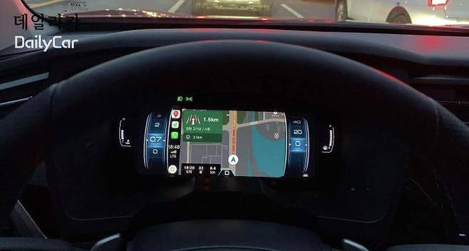 쌍용차는 2019년 코란도 출시부터 클러스터에 카플레이 등을 띄울 수 있는 미러링 기술을 도입했다.