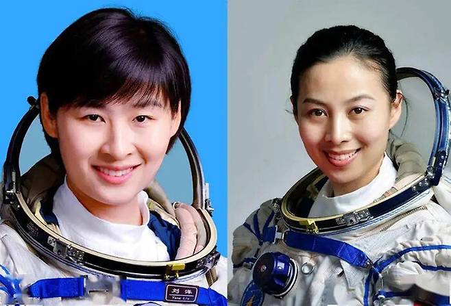 각각 선저우(神舟) 14호와 13호를 타고 우주로 간 중국 우주인 류양(왼쪽)과 왕야핑
