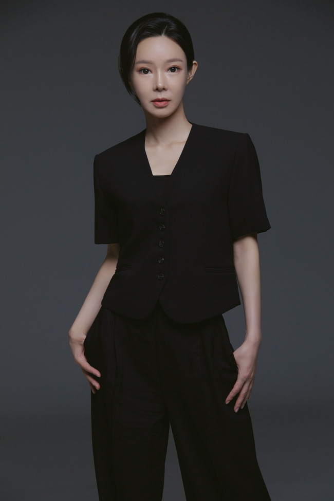 더쿠 - 우이혼 지연수, 에스드림이엔티와 활동 재개 긍정적 모습 보일 것[공식]