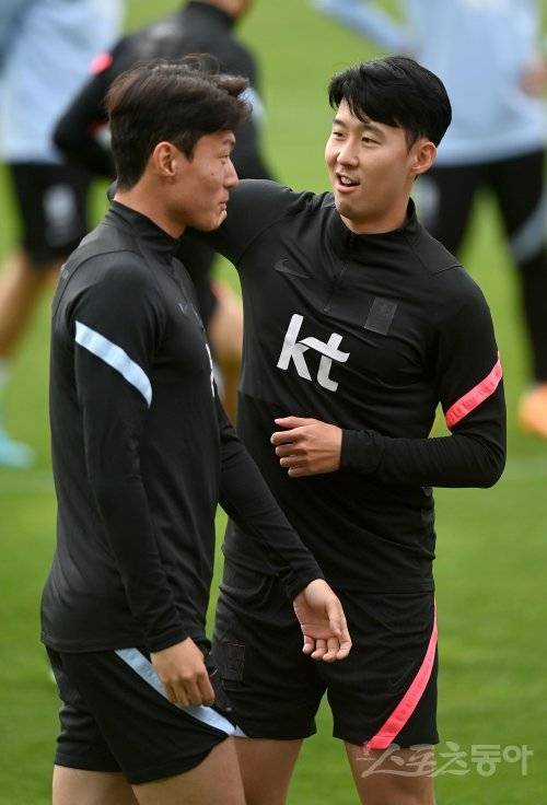 손흥민(오른쪽), 황의조. 스포츠동아DB