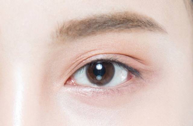 눈을 살펴보면 이상지질혈증, 간 기능 저하, 치매, 고혈압 등 각종 질환과 관련된 이상 증세를 확인할 수 있다./사진=클립아트코리아