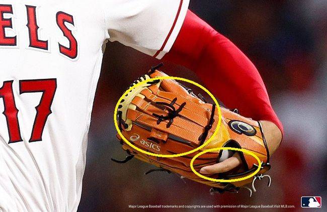 올 시즌 사용하는 디자인. 아식스 홈페이지 캡처