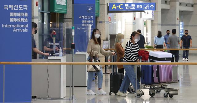 국내에서 처음 원숭이두창 확진자가 발생한 22일 오후 인천국제공항 제1여객터미널 입국장 모습. 연합뉴스