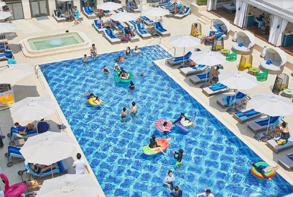 파라다이스시티 `씨메르` 풀파티. [사진 제공 = 파라다이스시티]