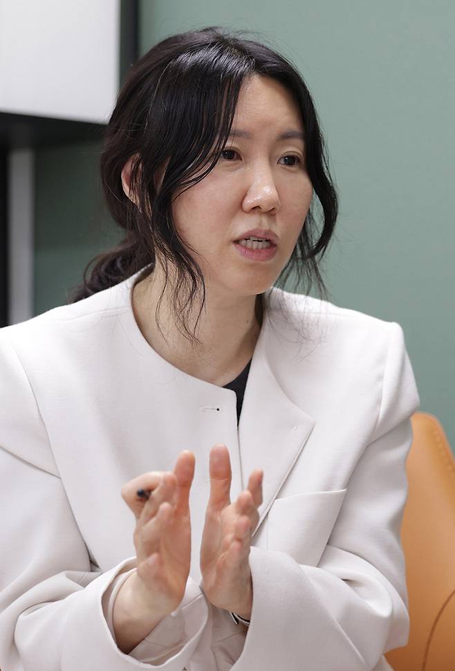 이효정 서울디지털성범죄 안심지원센터장이 21일 “디지털성범죄 피해자들의 신속한 신고와 대응이 가능하도록 우리 사회가 힘을 모아나가야 한다”고 강조하고 있다. 하상윤 기자