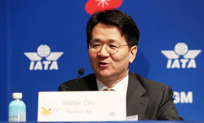 조원태 한진그룹 회장이 대한항공과 아시아나항공의 기업결합 성공을 자신했다. 사진은 지난 2019년 서울 삼성동 코엑스에서 열린 국제항공운송협회(IATA) 제75차 연차 총회 기자간담회에 참석했던 조 회장의 모습. /사진=뉴시스