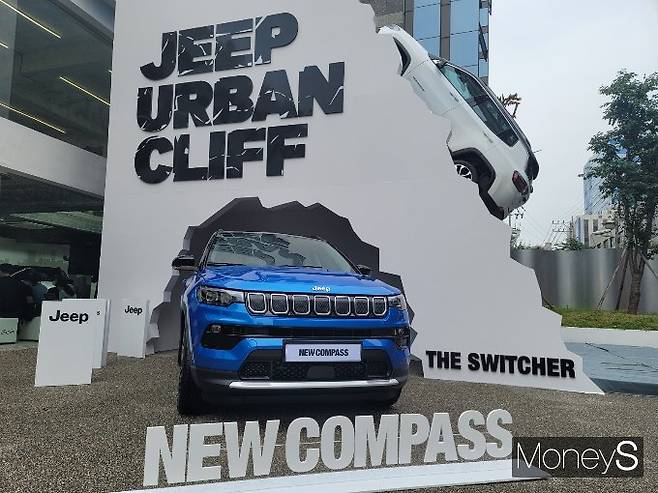 지프가 23일 프리미엄 컴팩트 SUV '뉴 컴패스' 공개 행사를 열고 국내에 공식 출시했다. /사진=김창성 기자