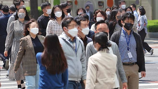 월급 1억원 넘는 직장가입자 3천302명…건보료는 365만원 [연합뉴스 자료사진]