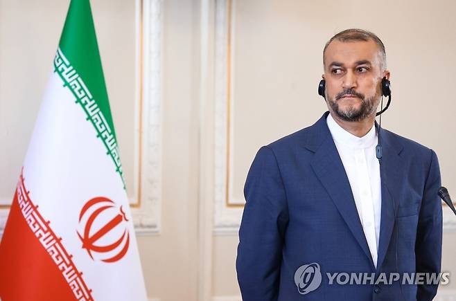 이란 외무장관 (테헤란 타스=연합뉴스) 호세인 아미르압둘라히안 이란 외무장관이 23일(현지시간) 세르게이 라브로프 러시아 외무장관과 공동 기자회견하고 있다. 2022.6.23 photo@yna.co.kr