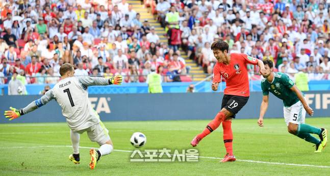 김영권이 지난 2018년 6월 러시아 월드컵 조별리그 최종전 독일전에서 후반 결승골을 터뜨리고 있다. 스포츠서울DB