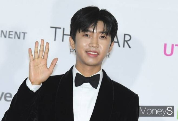 가수 임영웅의 행사 출연료가 예측됐다. 사진은  서울 강서구 화곡동 KBS아레나에서 열린 2021 아시아아티스트어워즈(2021 Asia Artist Awards, 이하 2021AAA) 시상식 레드카펫 행사에 참석한 가수 임영웅. /사진=장동규 기자