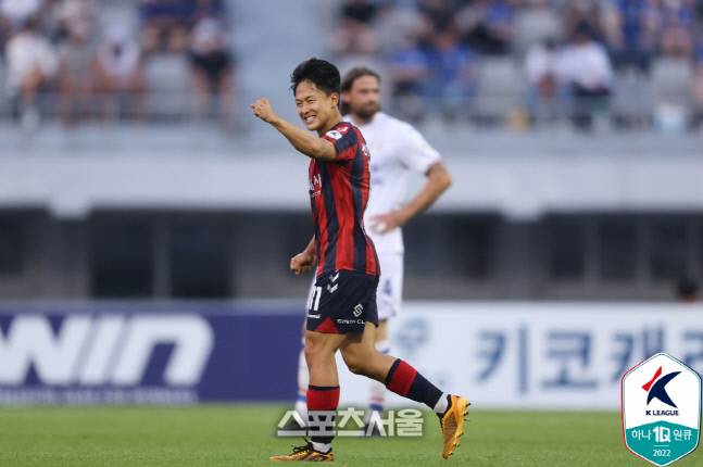 이승우가 25일 수원 삼성전에서 팀의 세 번째 골을 넣고 기뻐하고 있다. 제공 | 한국프로축구연맹