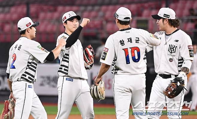 '오늘만큼은 그 누구도 부럽지 않아'