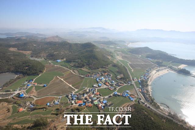 송지면 동현항 전경/최영남 기자