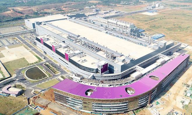 중국 후베이성 우한에 있는 YMTC 낸드플래시 공장 전경. /YMTC 제공