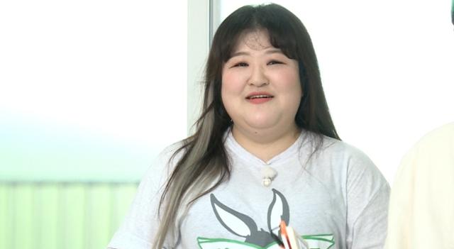 코미디언 이국주가 집 안에 고기 써는 게계부터 피자 화덕까지 구비한 남다른 클래스로 이목을 집중시켰다. MBC 제공