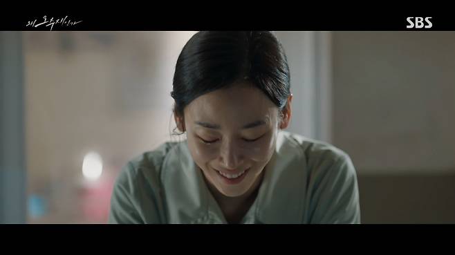 Everything was a ruse of Heo Joon-ho.In the SBS gilt drama Why Her, which aired on the afternoon of the 25th, Oh Soo-jae (Seo Hyun-jin) was proven innocent as the embroidery of Han Ki-taek (Juhn Jai-hong).On this day, Oh Soo-jae was imprisoned in jail due to the death of Park So-young and Hong Seok-pal.The last word I said, its not my voice; its not my voice; reveal it, said Su-jae, while Song Mi-rim (Lee Joo-Woo), who watched Hong Seok-pals video, was confused.Mirim told the members of the Rigel Clinic that Su-jaes voice was partially Falsified, adding, I came to see the president (Heo Joon-ho) a week before Hong Seok-pal died and only met the mayor (the advance person).Choi Yoon Sang (Bae In-hyuk) flinched at Thailands name, and Gongchan (Hwang In-yeop) said solely, If it is branded, it is hell.We need to find evidence that the professor is innocent as soon as possible. In the meantime, Thailand got a top secret USB, and Park So-youngs fetal paternity confirmation letter was also secured.After securing the room-sarong video, which would be a weakness of Han Sung-bum (Lee Kyung-young) and Lee In-soo (Cho Young-jin), Thailand told Hong Seok-pal, The two told me to handle you, but I like you.Just do what the chief of staff says, he ordered.Su-jae said she did enough to stop trying to find out she had taken the USB, but Mi-rim said, Mr. Gongchan also told me not to worry about anything.So come out and have a love affair. Jo Gang-ja (Kim Jae-hwa) traced Hong Seok-pals car, but Police quickly dismantled it with 100% confidence of suicide.Gongchan and Yoon Sang tried to analyze the video sound source of Hong Seok-pal, but it was impossible to grasp the authenticity without the original file of the fake voice.An auction reception call called 1919 was found in Hong Seok-pals video as a base for the rescue team (Jo Dal-hwan) and small-sized painting (Lee Kyu-sung). It meant Hail-gu, or the head of the family under Thailand.In the actual examination of Oh Soo-jaes arrest warrant, the wife of Professor Seo Joon-myung (Kim Young-pil), who was kicked out of the charge of sexual harassment, appeared as a judge (Lee Jin-hee).Mirim, who is in charge of defense, denies all allegations of suicide and suicide by Oh Soo-jae, saying, The decisive cause of the explosion of Hong Seok-pal vehicle is different.The voice in the suicide note video was Falsify, he insisted.Mirim has revealed the order image of the vehicle explosive installation and the voice falsify that was obtained hard, but the situation has flowed to an unexpected aspect.Han Ki-taek embroidered that he was involved in Hong Seok-pals suicide and voice Falsify. Behind the scenes were room-sarong videos and Choi Thailand, who threatened with 27 billion embezzlement.Ill let you get suspended, said Gitak.If you do that, 27 billion will be 40 billion, he said, installing explosives in the car of the stone, pressing the explosion remote control directly, and embroidering.Yoon Sang, who stole the crucial voice file from the mayor, went to Thailand to protect the people around him.To the Thailand, My son should not go against me, Yoon Sang said, Let Su-jae intern me, I hate to treat you, and my father wonders what you are doing.I am going to be a bat, he said. If I do well, TK law firm is different. I may be better than my brother. The embroidery of the house built by Thailand as a scapegoat revealed the innocence of the water, and the real examination of the arrest warrant was rejected, and the sale of KHNP Bio will resume.Suzanne still showed a strong feeling of good feeling to Thailand, who had called, but she showed weakness when she saw Gongchan waiting in front of the house.In the appearance of Su-jae holding his shawl in his hand, Gongchan said, Lets go to my house.Its not safe here, Suzanne suggested, leaning against Gongchans shoulder and saying, Im hungry.