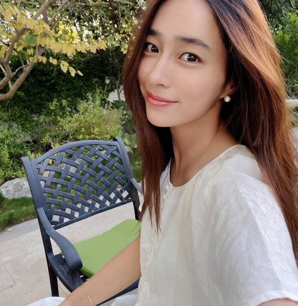 배우 이민정이 자신의 사진을 공개했다. /사진=이민정 인스타그램 캡처