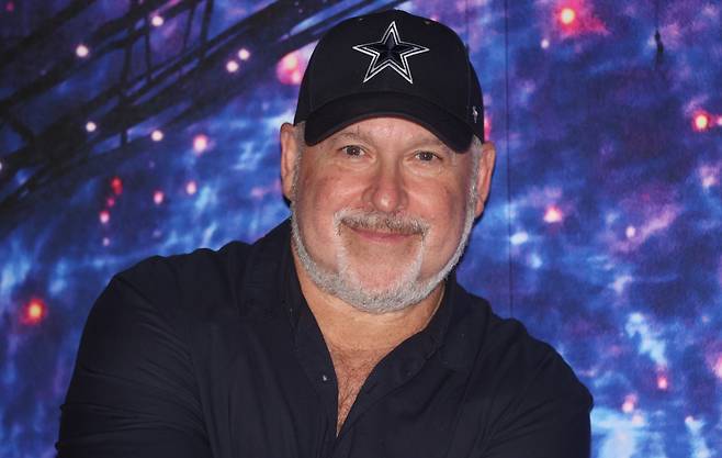 세계적인 뮤지컬 작곡가 프랭크 와일드혼이 방탄소년단 뷔에게 러브콜을 보냈다. [연합]