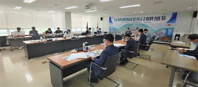 [안동=뉴시스] 지난 5월 경북도청에서 '2022년 농촌 공간 정비사업' 공모 준비를 위한 컨설팅이 진행되고 있다. (사진=경북도 제공) 2022.06.26 *재판매 및 DB 금지