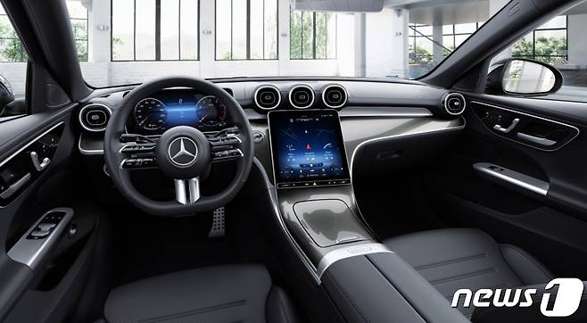 더 뉴 메르세데스-벤츠 C 300 AMG 라인 인테리어(메르세데스-벤츠 제공)© 뉴스1