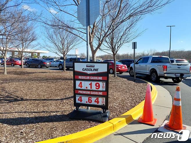 미국 버지니아주에 있는 한 코스트코 주유소의 휘발유 가격.© 뉴스1