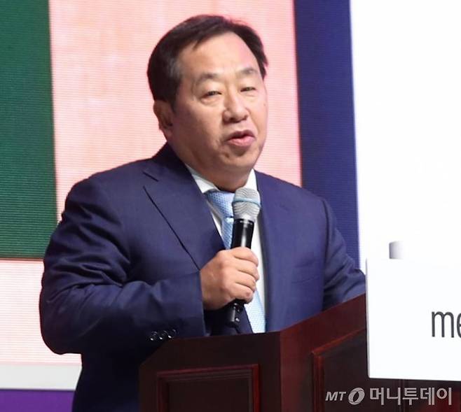 손주은 메가스터디그룹 회장이 5일 오후 서울 송파구 잠실 실내체육관에서 열린 메가스터디 주최 '2020 정시 최종지원전략 설명회'에서 인사말을 하고 있다. /사진=김휘선 기자 hwijpg@