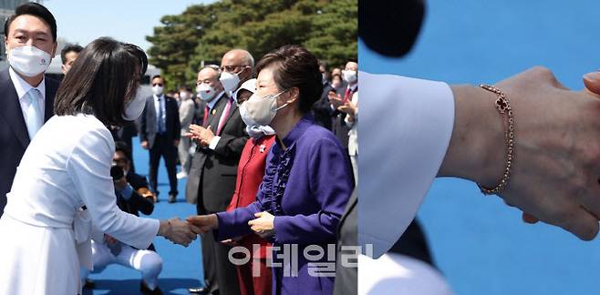 윤석열 대통령 부인 김건희 여사가 지난달 10일 열린 취임식에서 박근혜 전 대통령과 악수를 하는 모습. (사진=뉴시스)