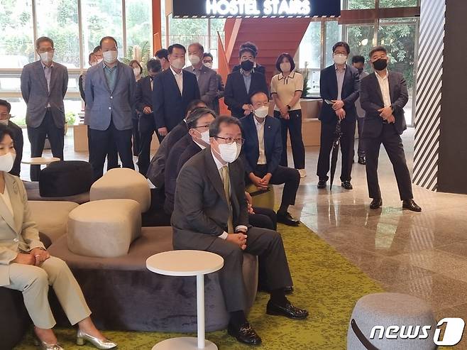 조광한 남양주시장이 28일 조안면 '정약용 펀그라운드'를 방문해 최종 공사 진행 상황을 점검했다.© 뉴스1 양희문 기자