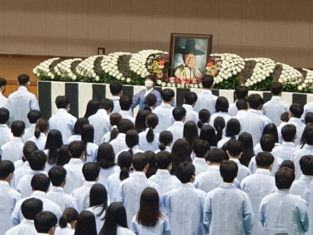 ▲ 최명재 민족사관고 이사장 영결식이 28일 오전 고인이 설립한 민족사관고 체육관에서 엄수됐다.