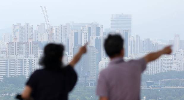 서울 성동구 응봉산에서 바라본 아파트 단지 모습. 사진=연합뉴스
