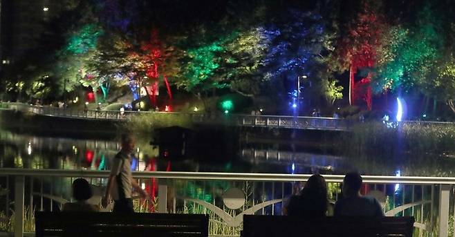 여름밤 공원 / 사진=연합뉴스