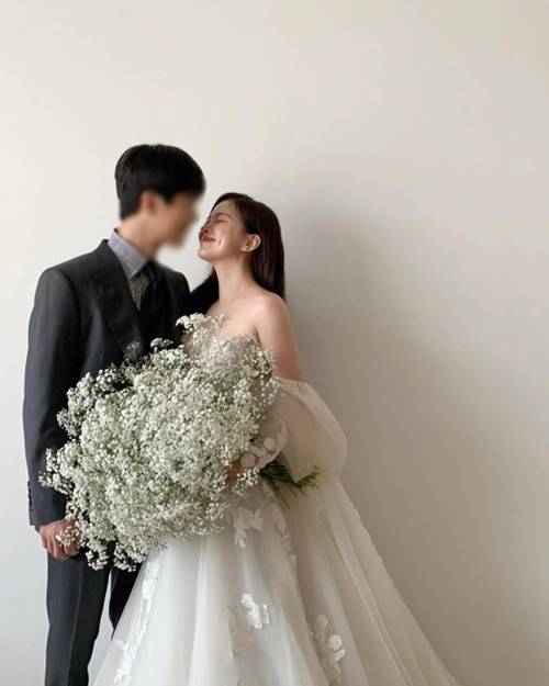 하늘 결혼발표 사진=하늘 SNS