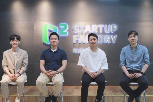 (왼쪽부터) 스퀴즈비츠 김형준 대표, 젠젠AI 조호진 대표, 플로틱 이찬 대표, 세이프틱스 신헌섭 대표 /사진=네이버