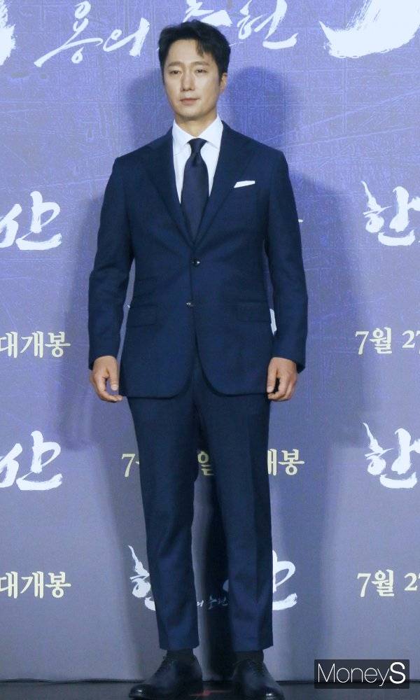 배우 박해일이 자신이 이순신 역에 발탁되자 보였던 최민식의 반응을 전했다.  /사진=임한별 기자