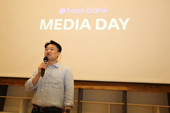 홍민택 토스뱅크 대표가 28일 서울 중구 커뮤니티하우스에서 기자간담회를 열고 질문에 답하고 있다. *재판매 및 DB 금지