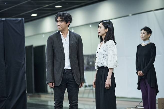 [서울=뉴시스]28일 서울 강북구 성신여대 운정그린 캠퍼스에서 연습실 공개 행사를 진행한 연극 '햄릿'. (사진=신시컴퍼니 제공) 2022.06.28. photo@newsis.com  *재판매 및 DB 금지